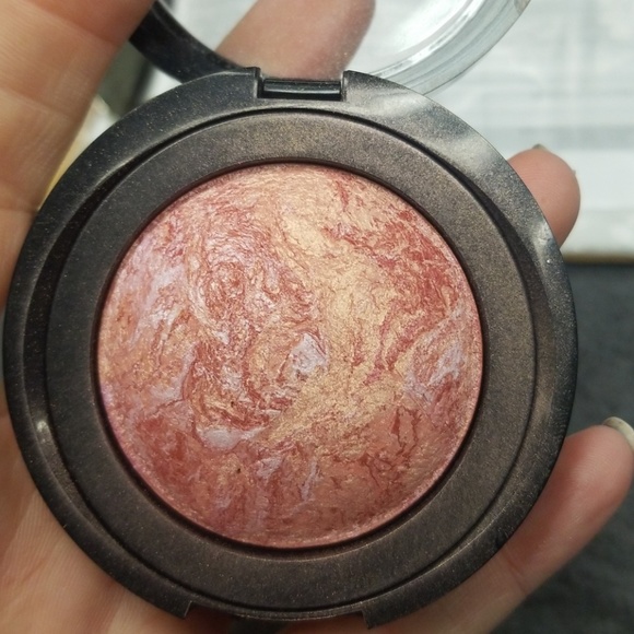 Blush - Picture 3 of 3